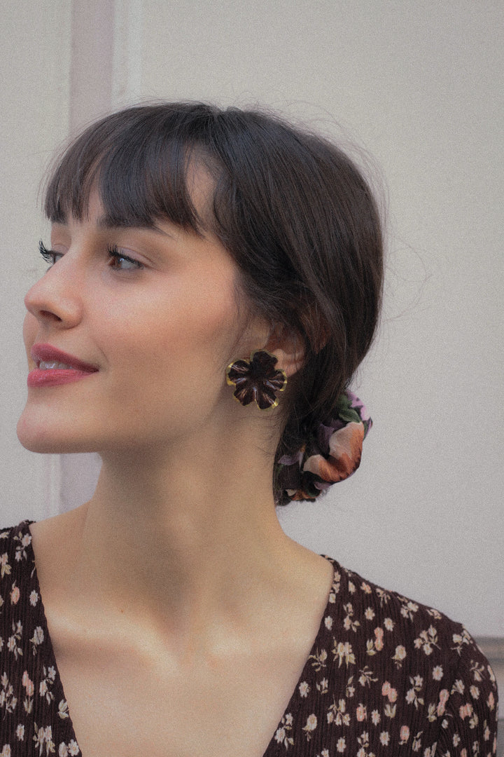 Pendientes Aspen · esmalte Chocolate