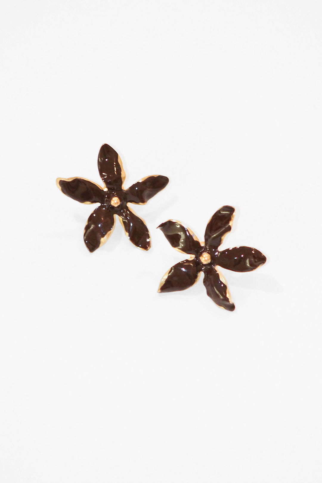 Pendientes Flor · esmalte Chocolate