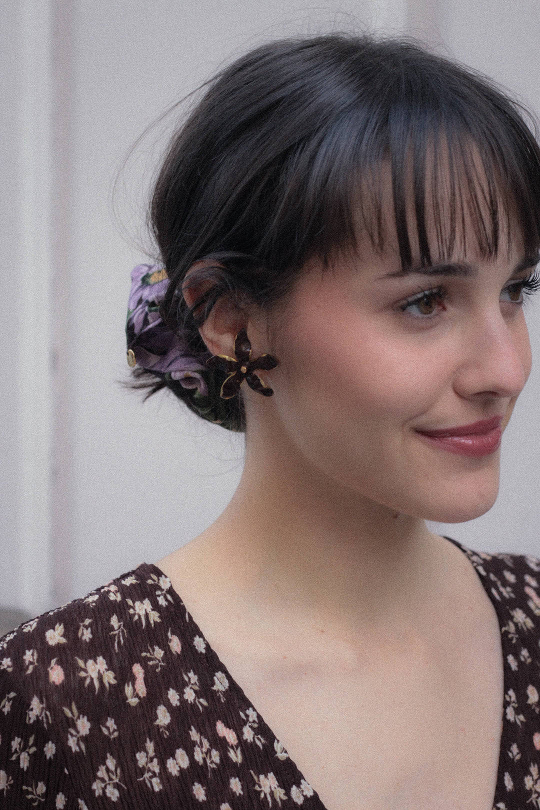 Pendientes Flor · esmalte Chocolate