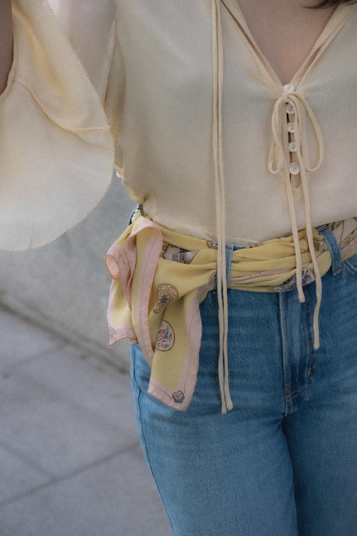 Pañuelo vintage · Amarillo y rosita