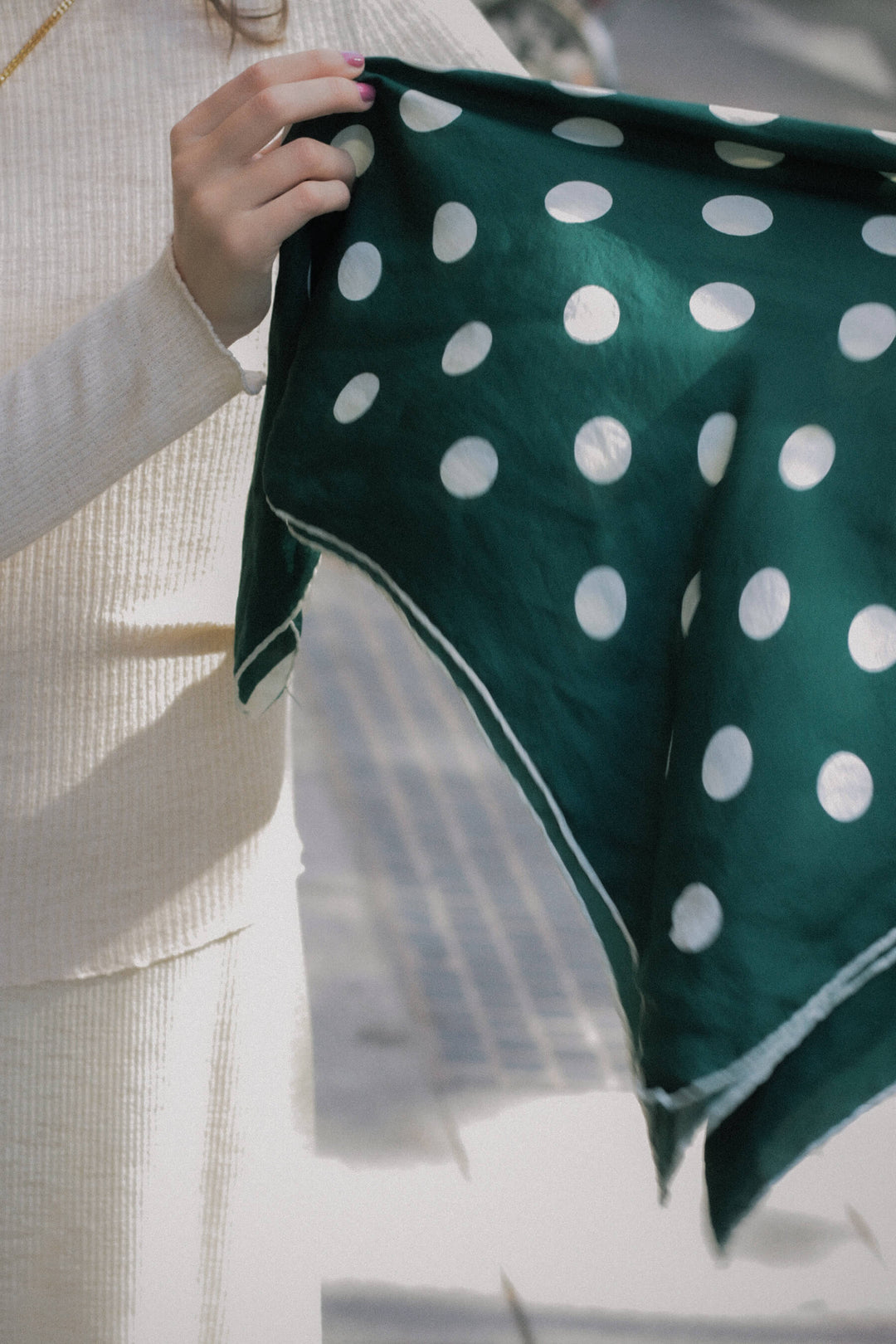 Pañuelo de seda · Lunares