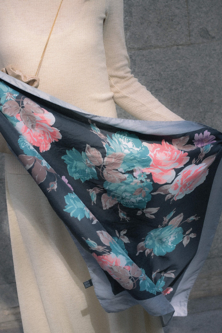 Pañuelo de seda · Blumarine