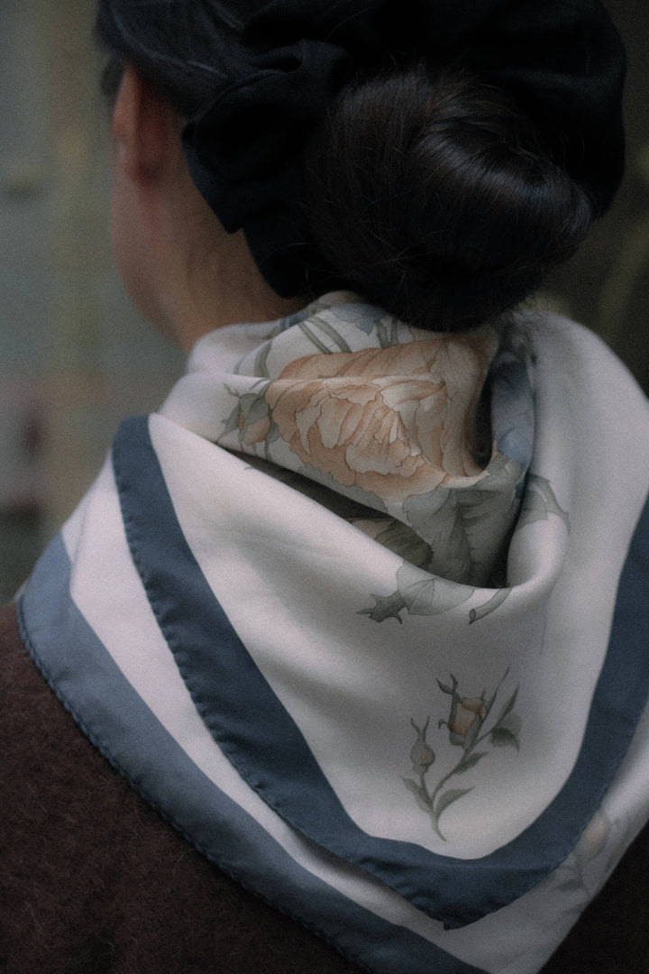 Pañuelo de seda · Rosas