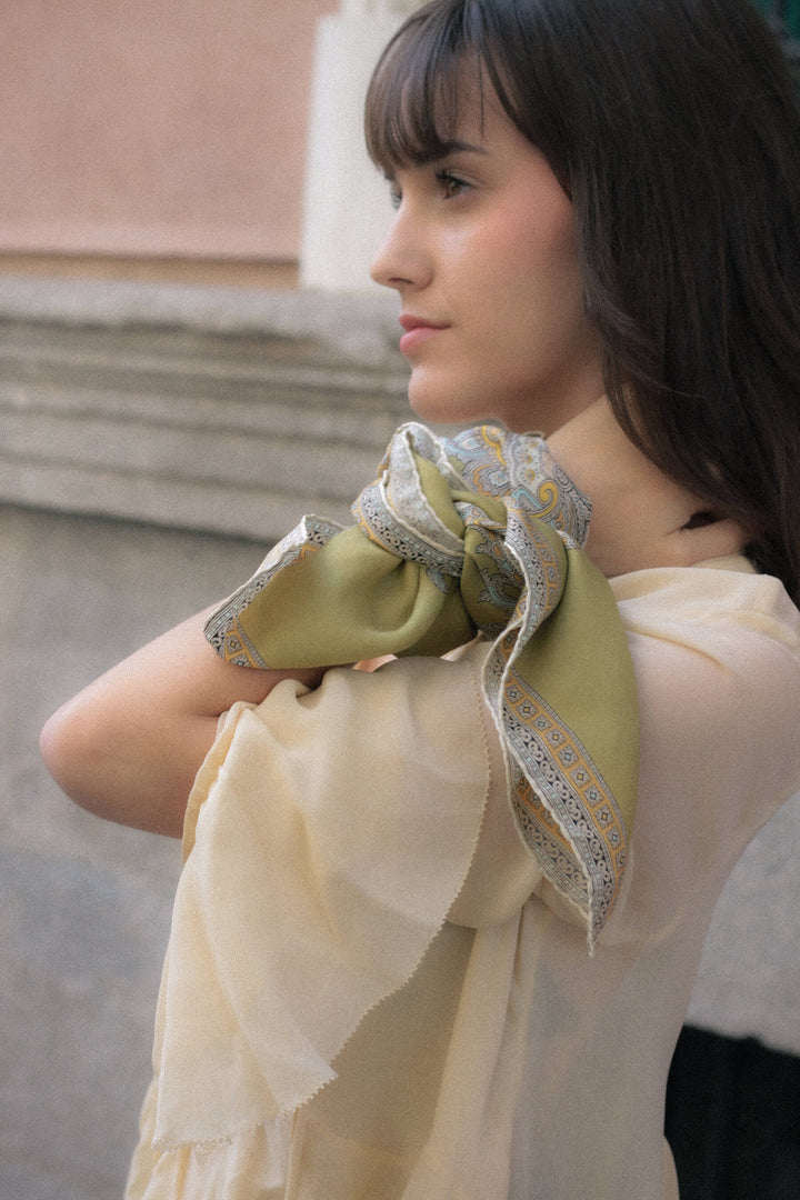 Pañuelo de seda · Paisley verde