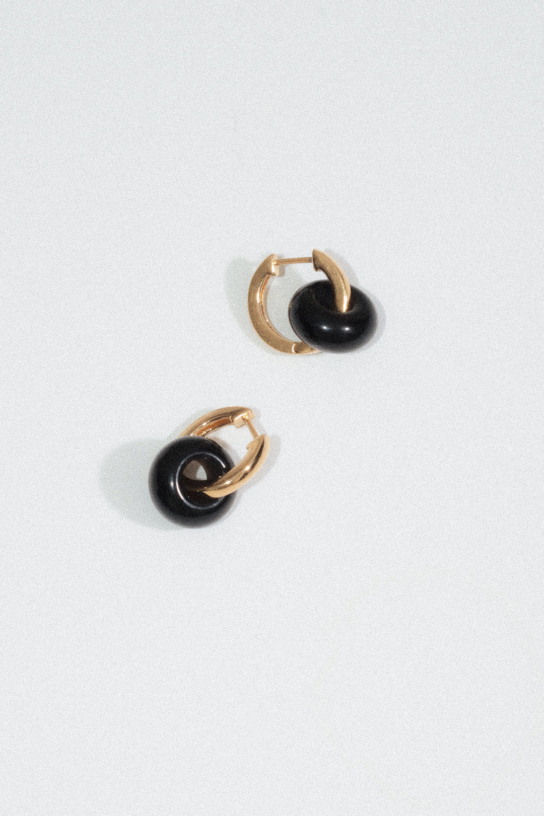 Aros Obsidiana · Dorado