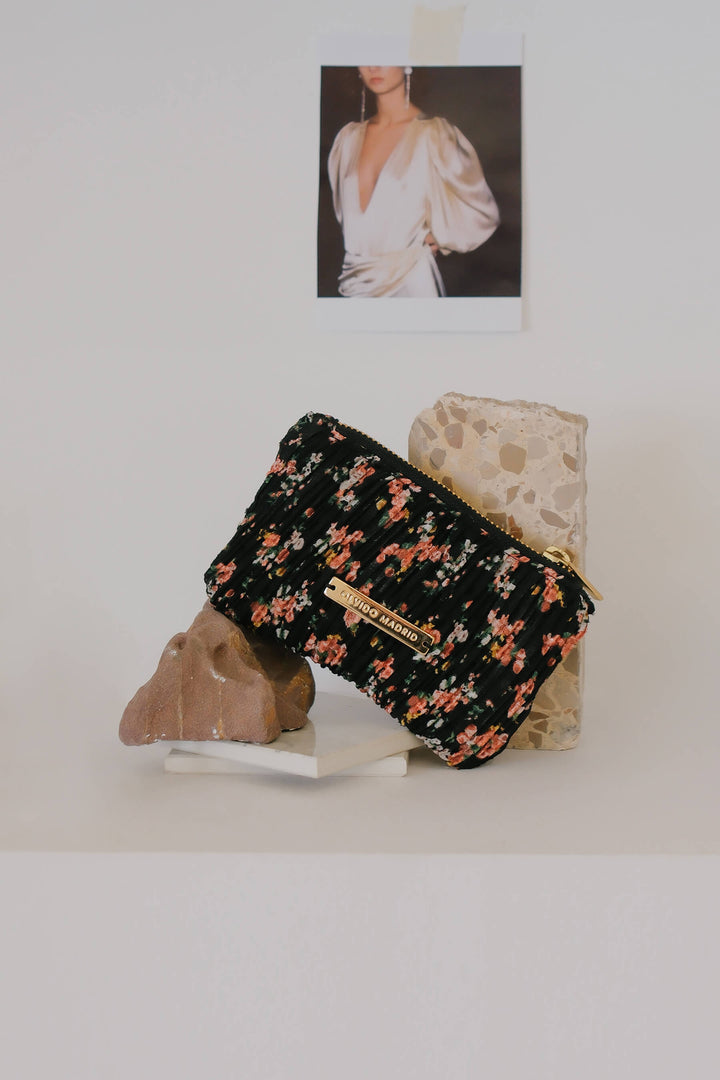 Monedero Flores · Negro