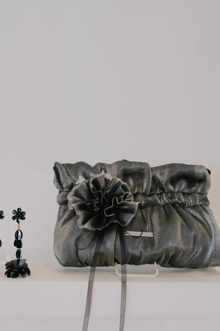 Bolso Valentina con Flor · Plata